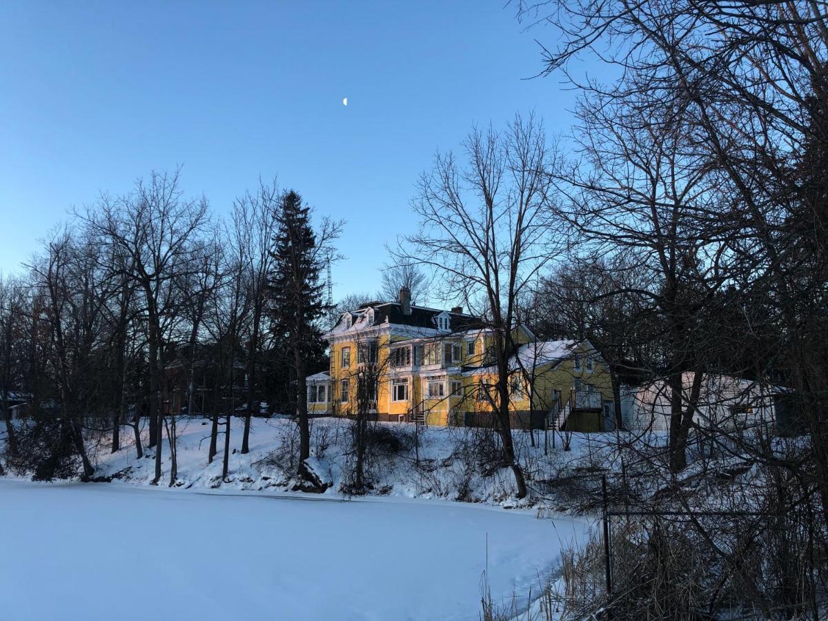 Pangea House Bed and Breakfast Gananoque Buitenkant foto